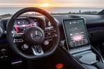 Mercedes отзывает тысячи автомобилей из-за сбоев цифровой панели приборов