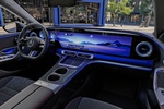 Mercedes C-Class EQ: первый взгляд на салон, где исчезли тоннель и сомнения